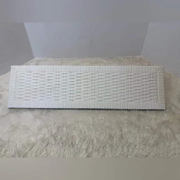 1979 HOMCO #3528 basket weave shelf - Picture 2 of 5